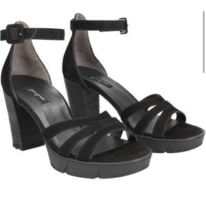 High heel Sandals
black velvet leather sandal
In Box, Never Used.